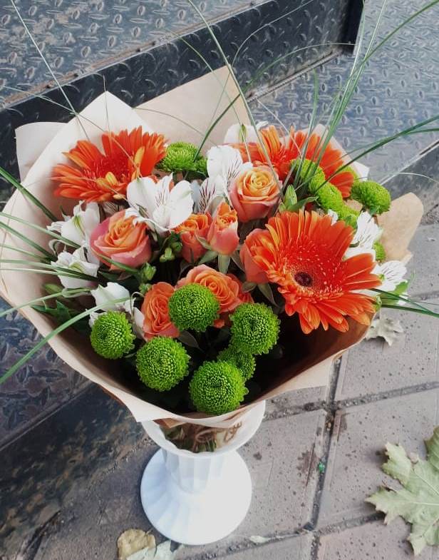 Букет цветов из: Герберы, Хризантемы, Альстромерии и Розы в Лыткарино