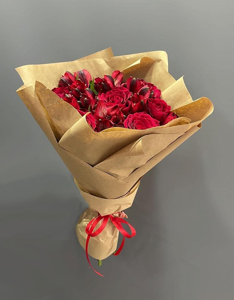 Букет цветов из: Альстромерии и Розы в Лыткарино