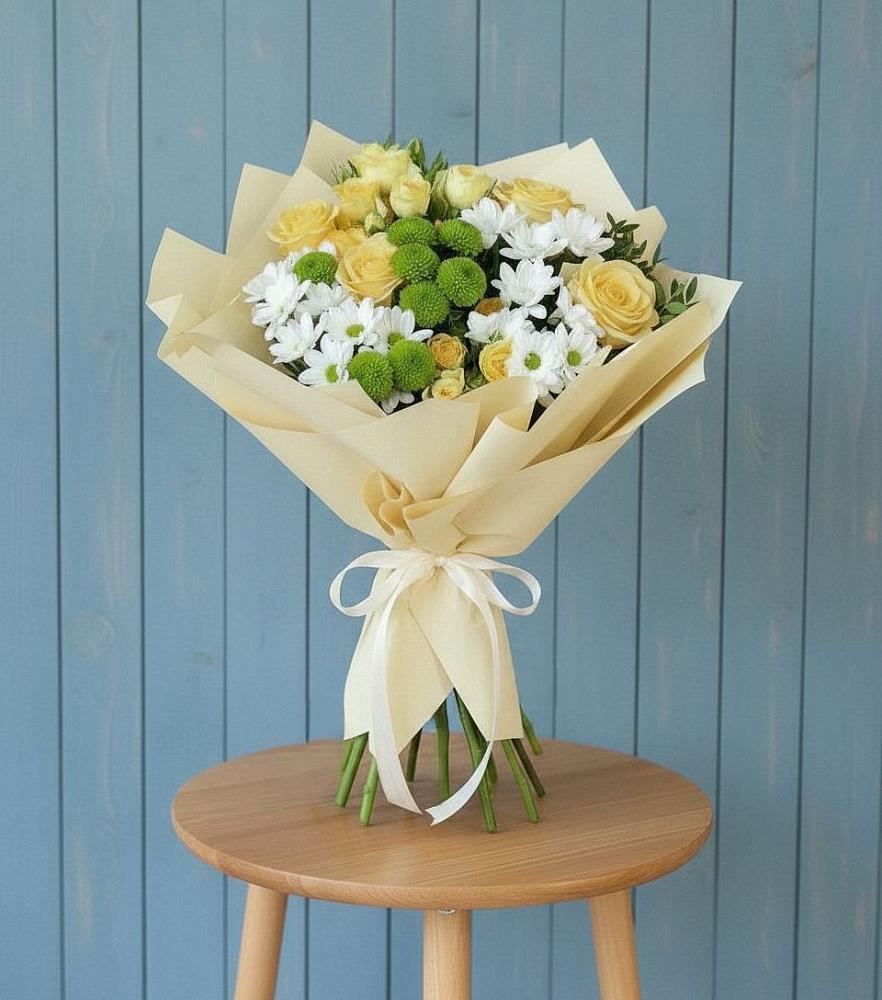 Букет цветов из: Хризантемы и Розы в Лыткарино