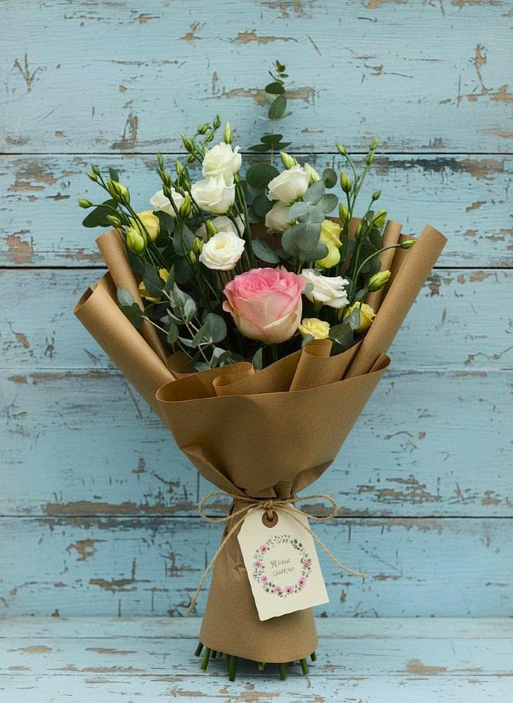 Букет цветов из: Розы и Лизиантусы в Лыткарино