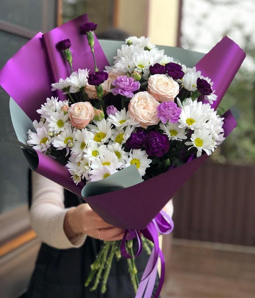 Букет цветов из: Хризантемы, Гвоздики и Розы в Лыткарино