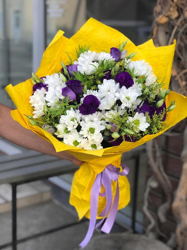 Букет цветов из: Ирисы, Хризантемы и Ромашки в Лыткарино