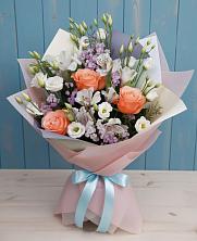 Букет цветов из:  Лизиантусы, Розы, Альстромерии и Гипсофила в Лыткарино