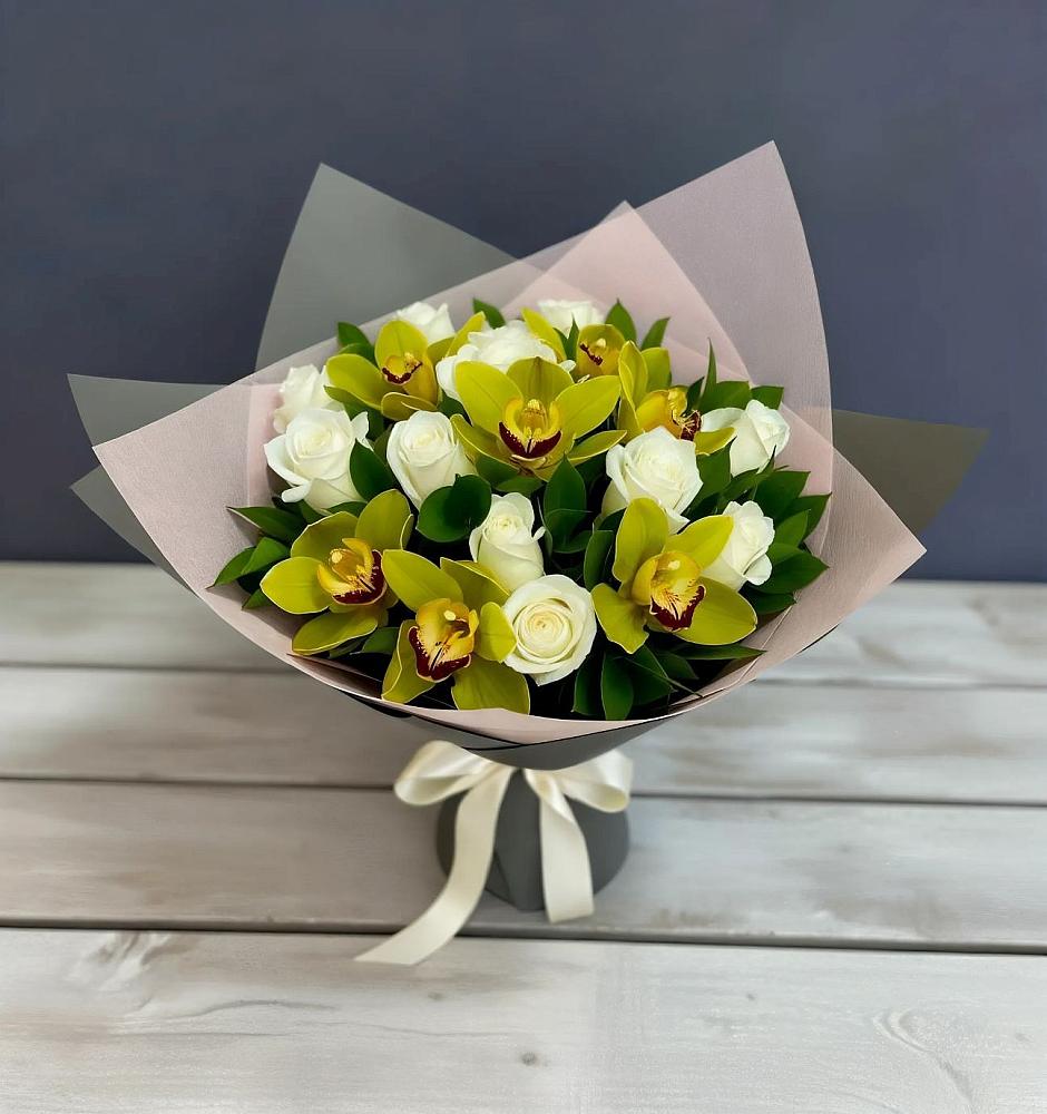 Букет цветов из: Орхидеи и Розы в Лыткарино