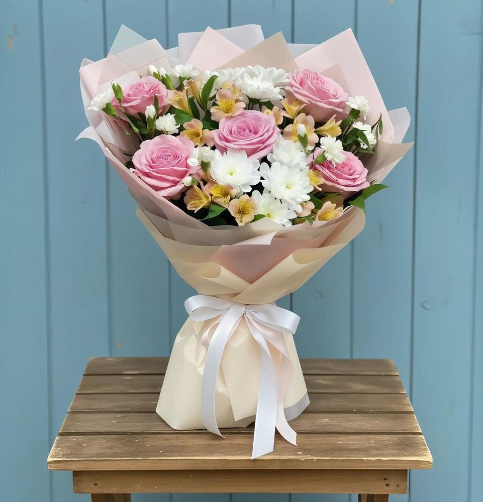 Букет цветов из: Гвоздики, Орхидеи и Розы в Лыткарино