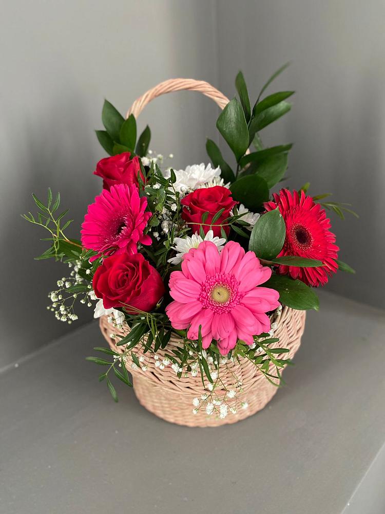 Цветочная композиция из Розы, Хризантемы и Герберы в корзине в Лыткарино