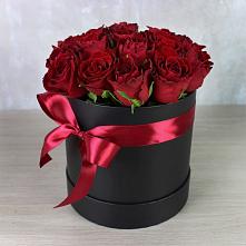 Цветочная композиция из Розы в шляпной коробке в Лыткарино
