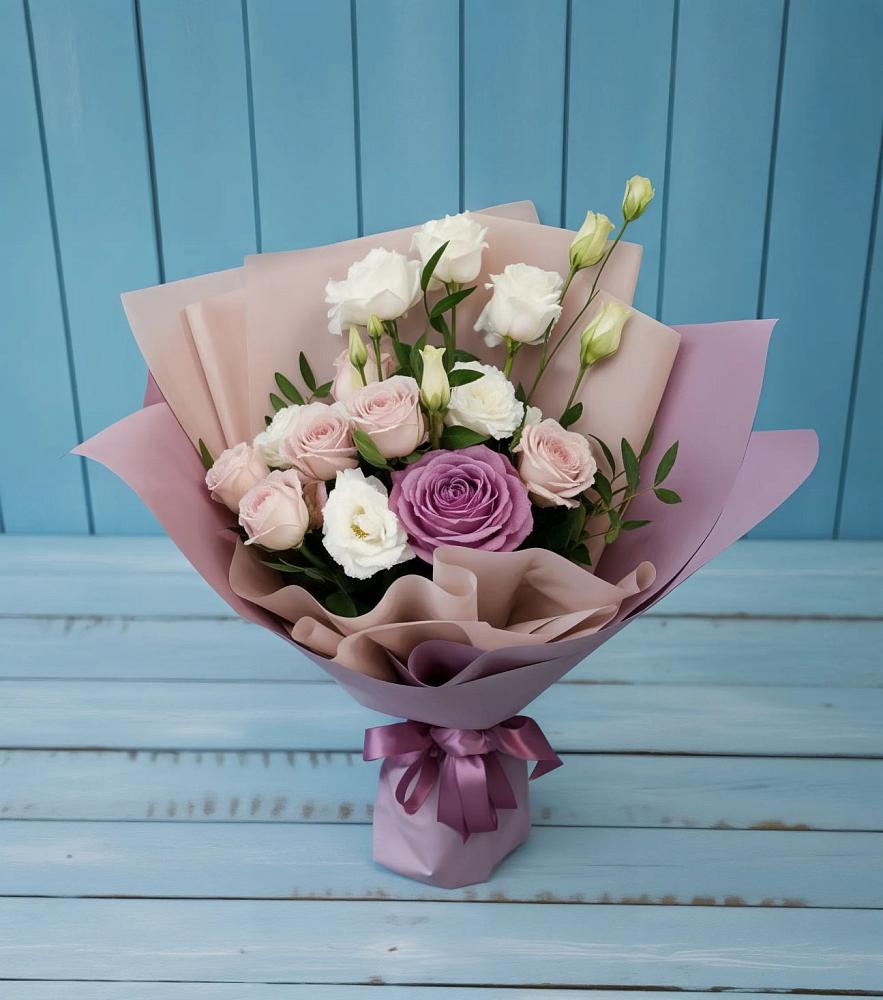 Букет цветов из: Розы и Лизиантусы в Лыткарино